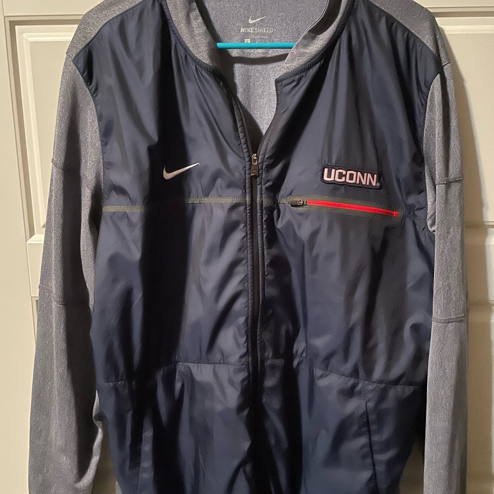 Mens Nike UCONN jacket size L